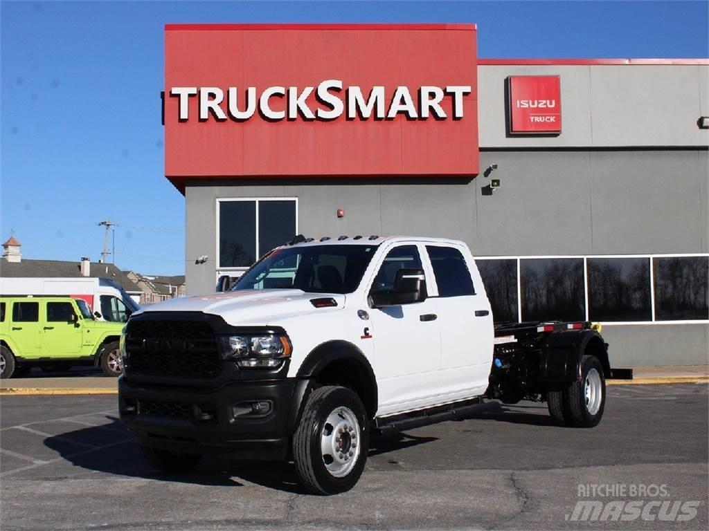 RAM 5500 Växelflak-/Containerbilar