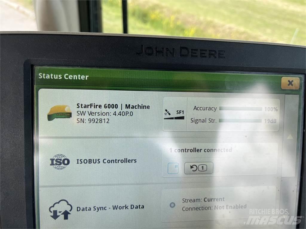 John Deere 6215R Traktorer