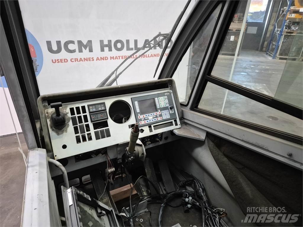 C.T.2 upper cabin Hytter och interiör