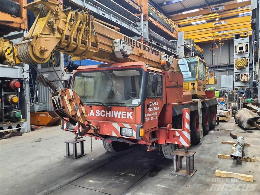 Liebherr LTM 1050 Allterrängkranar