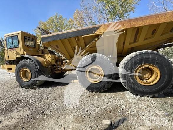 CAT D400D Midjestyrd dumper