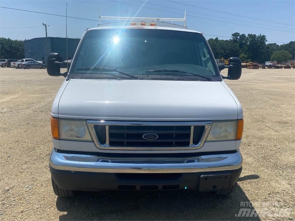 Ford E-Series Entreprenad - Övrigt