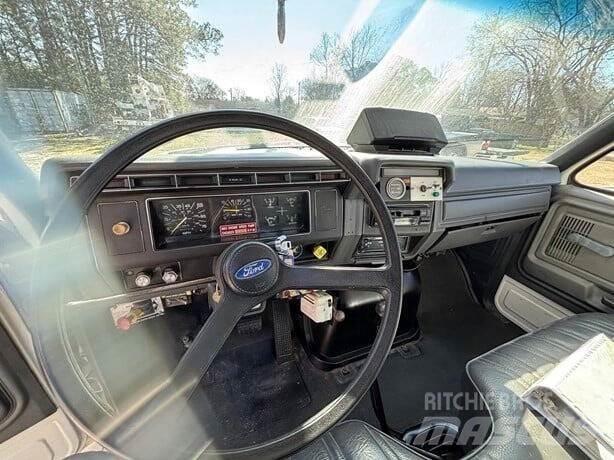 Ford F-800 Entreprenad - Övrigt