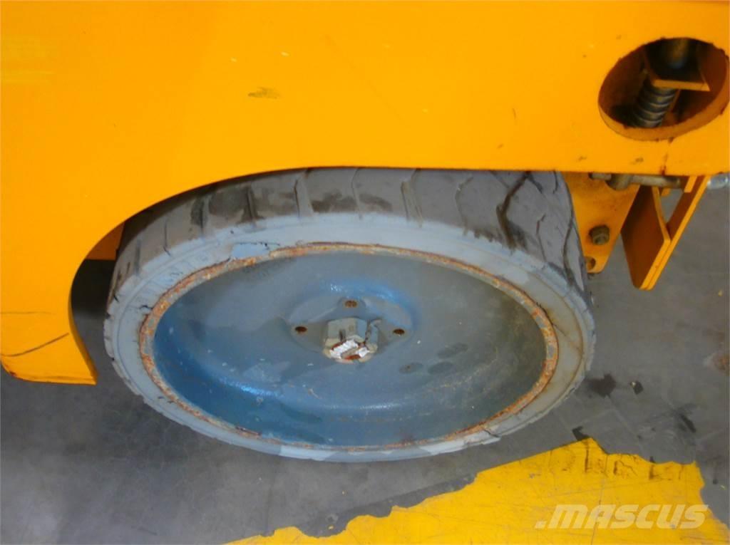 Haulotte Compact 12 Saxliftar