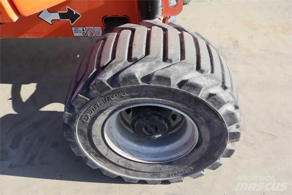 JLG 520AJ Bomliftar