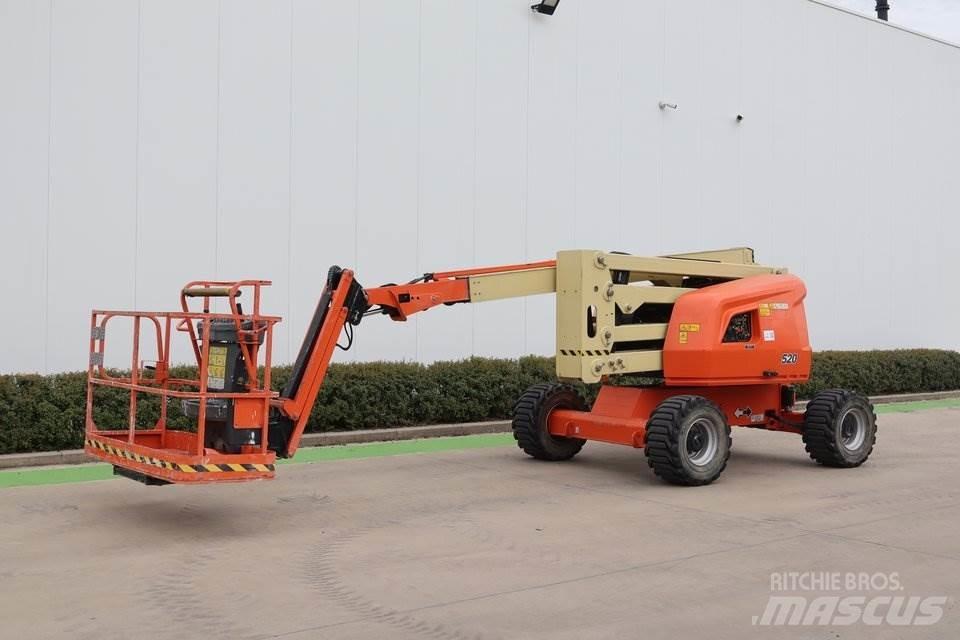 JLG 520AJ Bomliftar
