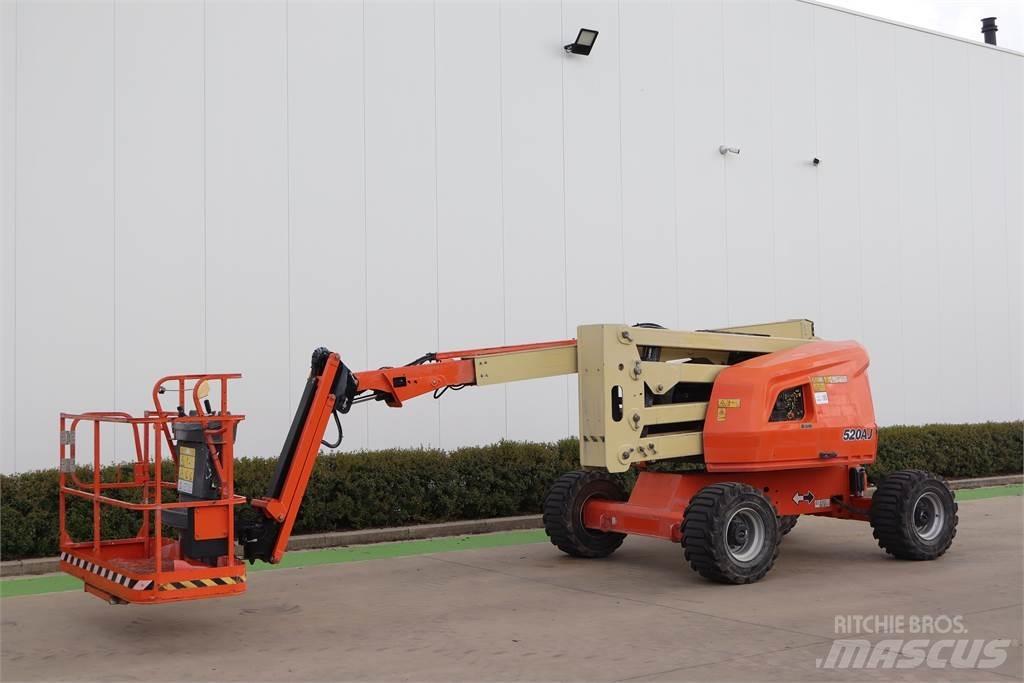 JLG 520AJ Bomliftar