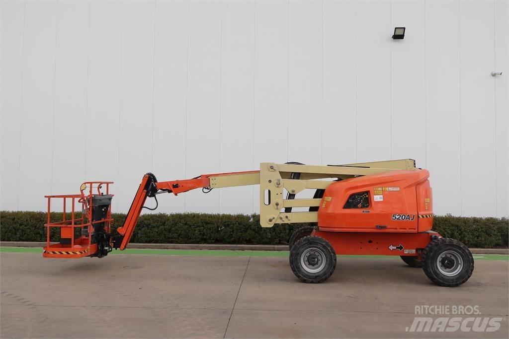 JLG 520AJ Bomliftar
