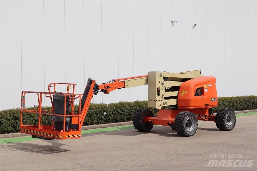 JLG 520AJ Bomliftar