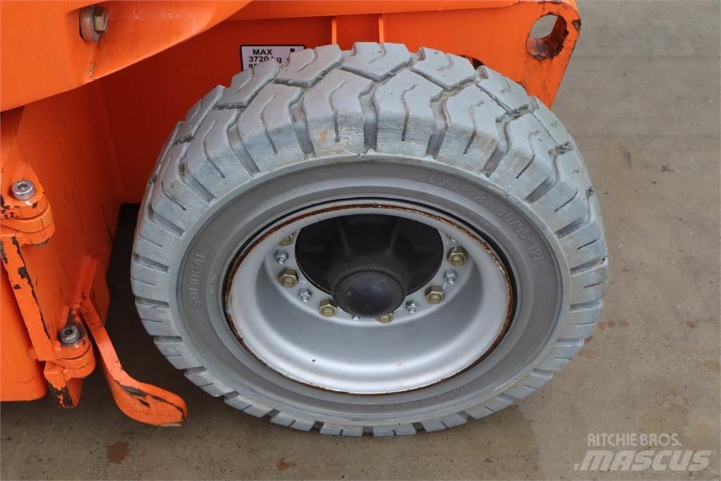 JLG E300AJP Bomliftar