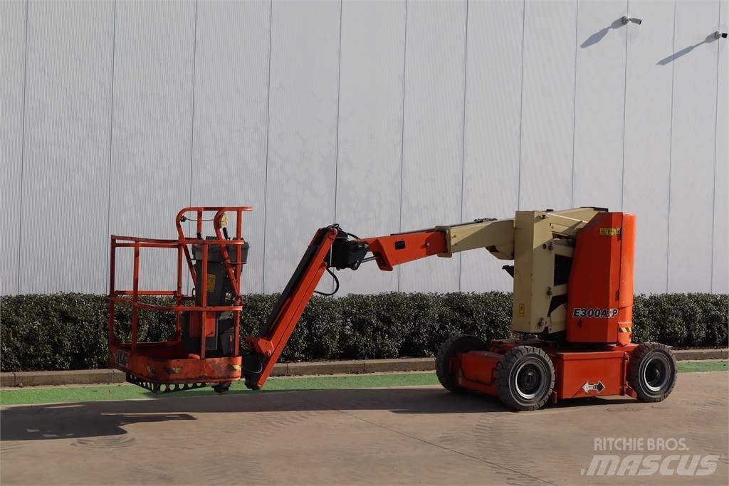JLG E300AJP Bomliftar