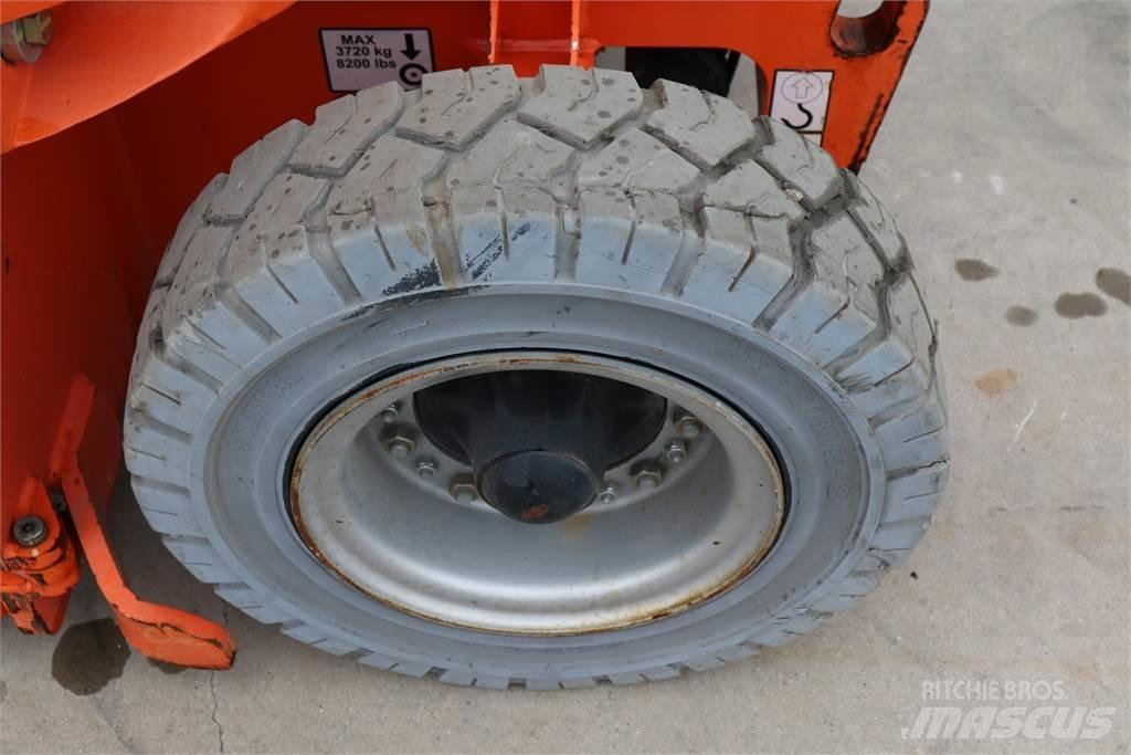 JLG E300AJP Bomliftar