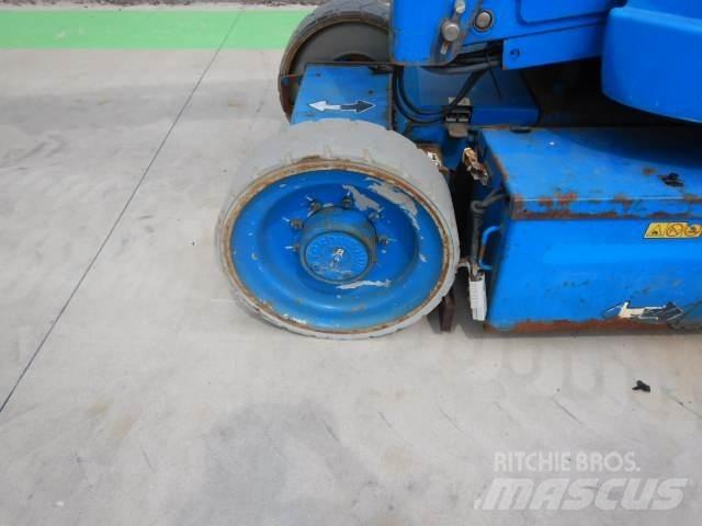 JLG E300AJP Bomliftar