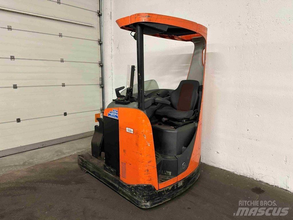 BT RRE 140 - TRIPLEX 8 m Skjutstativtruck