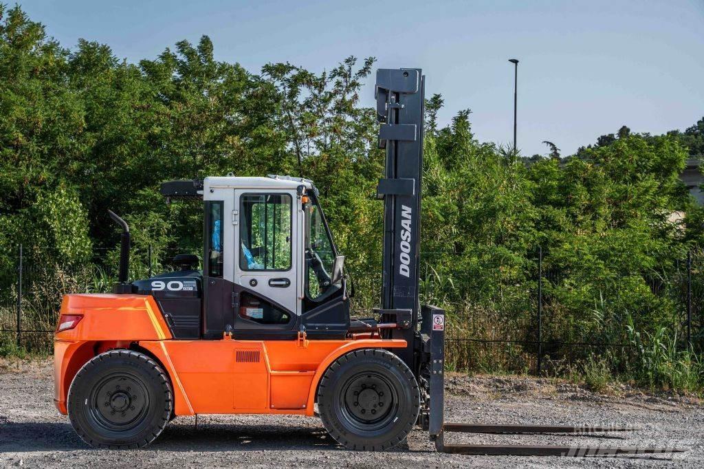 Doosan D 90-S-7 Dieselmotviktstruckar