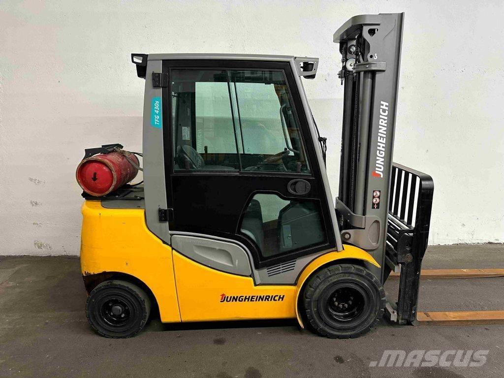 Jungheinrich TFG 430s Gasolmotviktstruckar