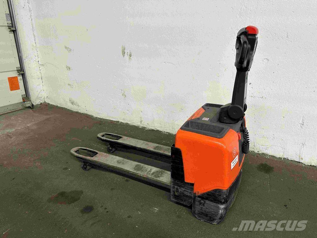 Toyota LWE 130 Låglyftare utan plattform