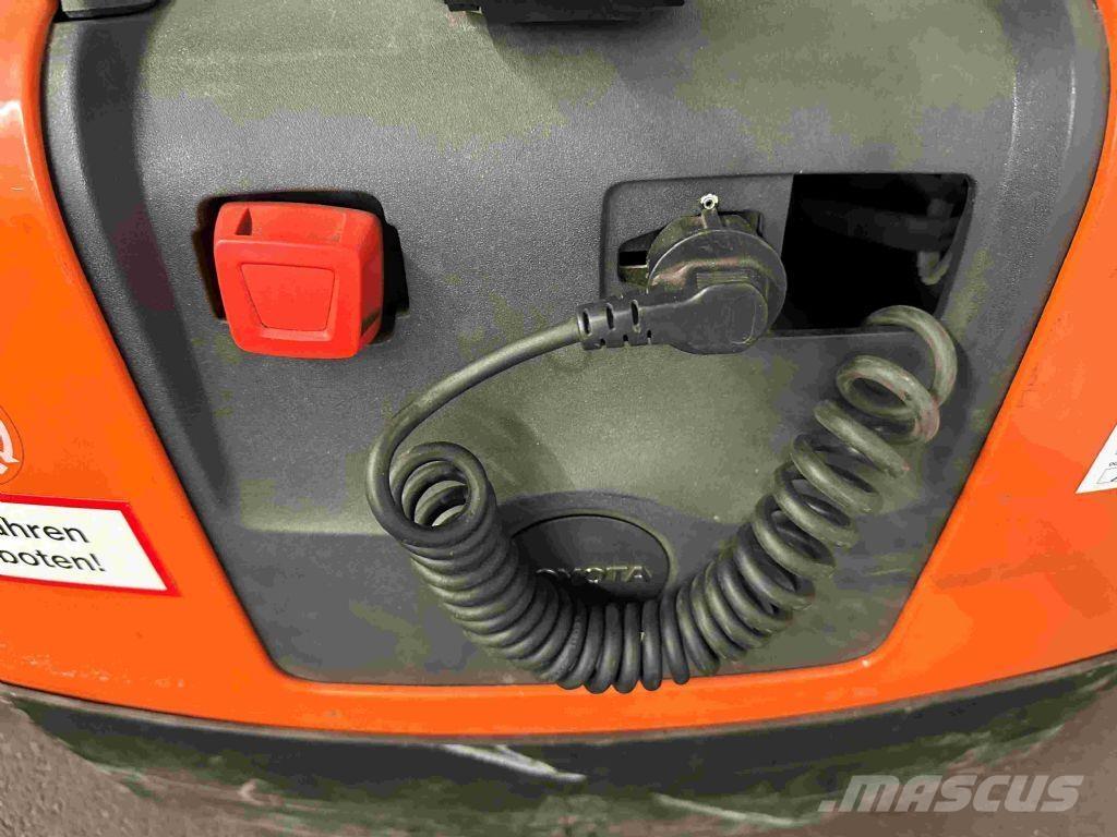 Toyota LWE 130 Låglyftare utan plattform