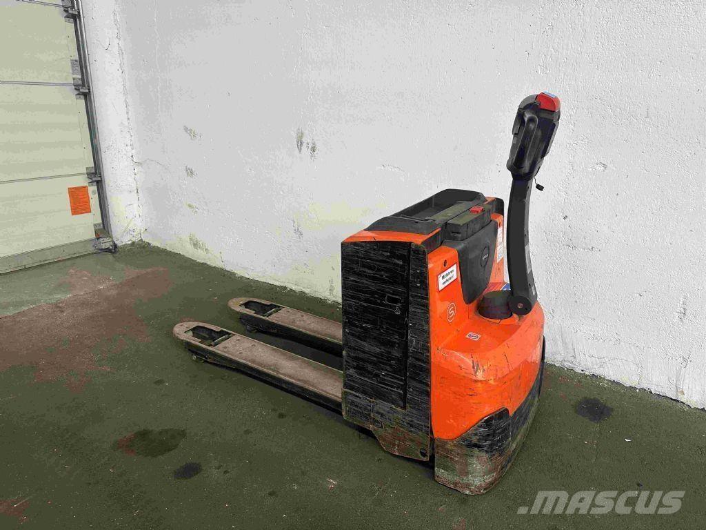 Toyota LWE 200 Låglyftare utan plattform