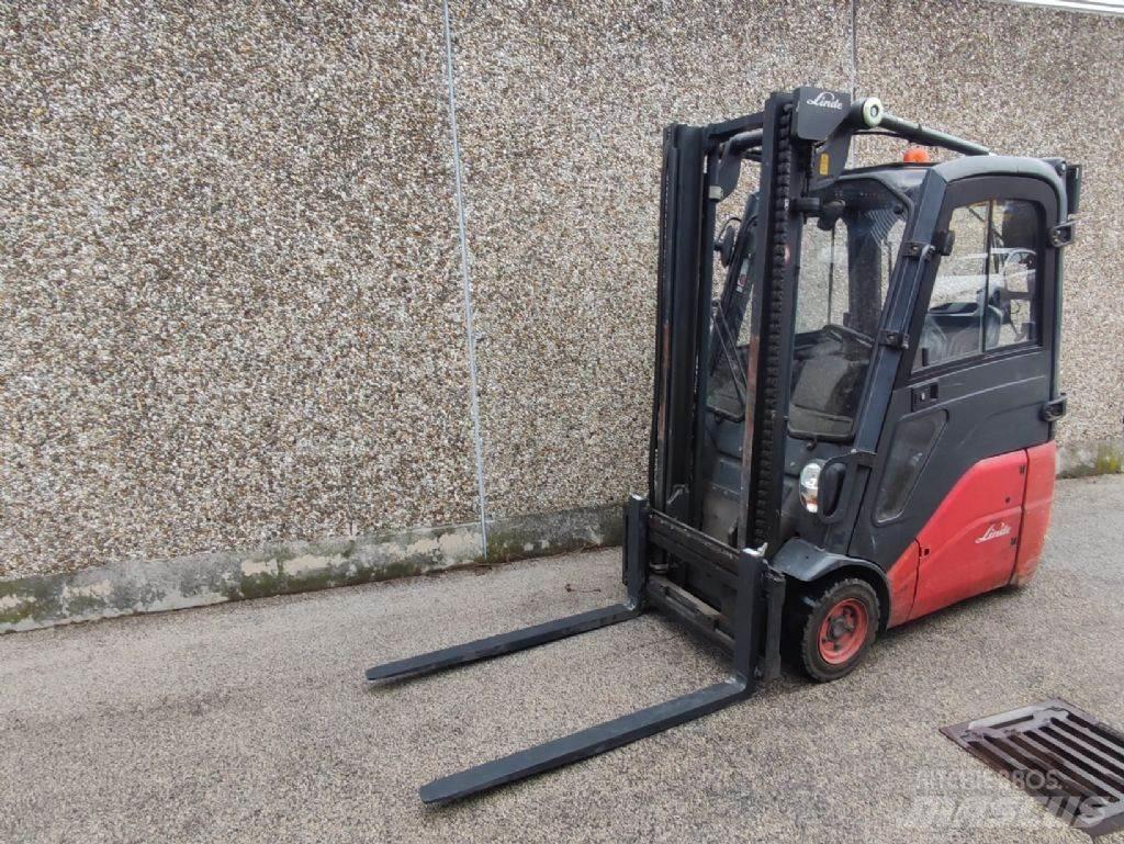 Linde E15-01 Elmotviktstruckar