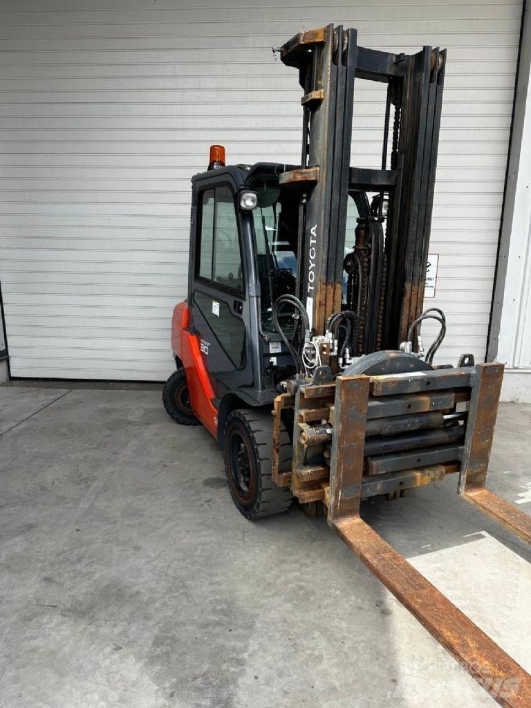 Toyota 06-8FD30F Dieselmotviktstruckar
