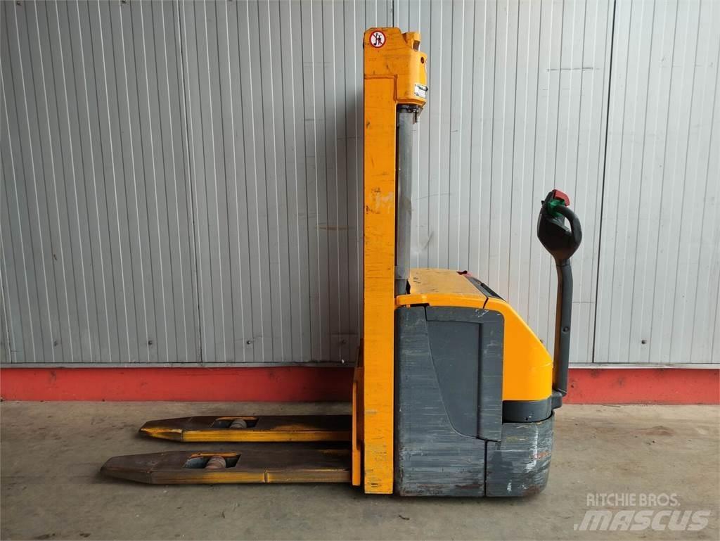 Jungheinrich EJC216 Staplare-led