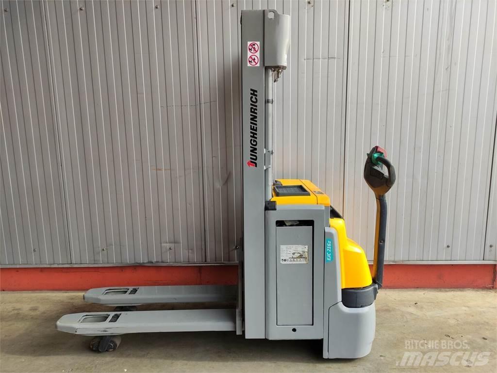 Jungheinrich EJC216z Staplare-led