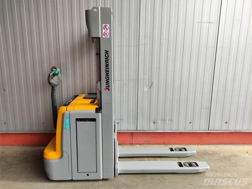 Jungheinrich EJC216z Staplare-led