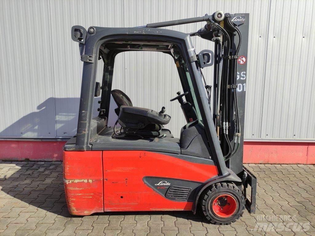 Linde E20L-02-386 Elmotviktstruckar