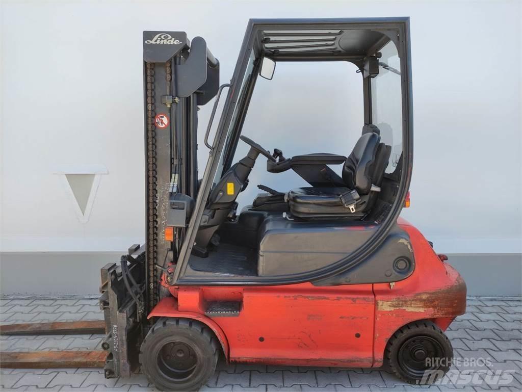Linde E20P-02-335 Elmotviktstruckar