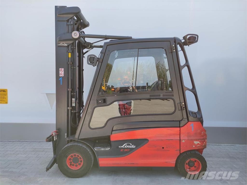 Linde E30L-01-387 Elmotviktstruckar