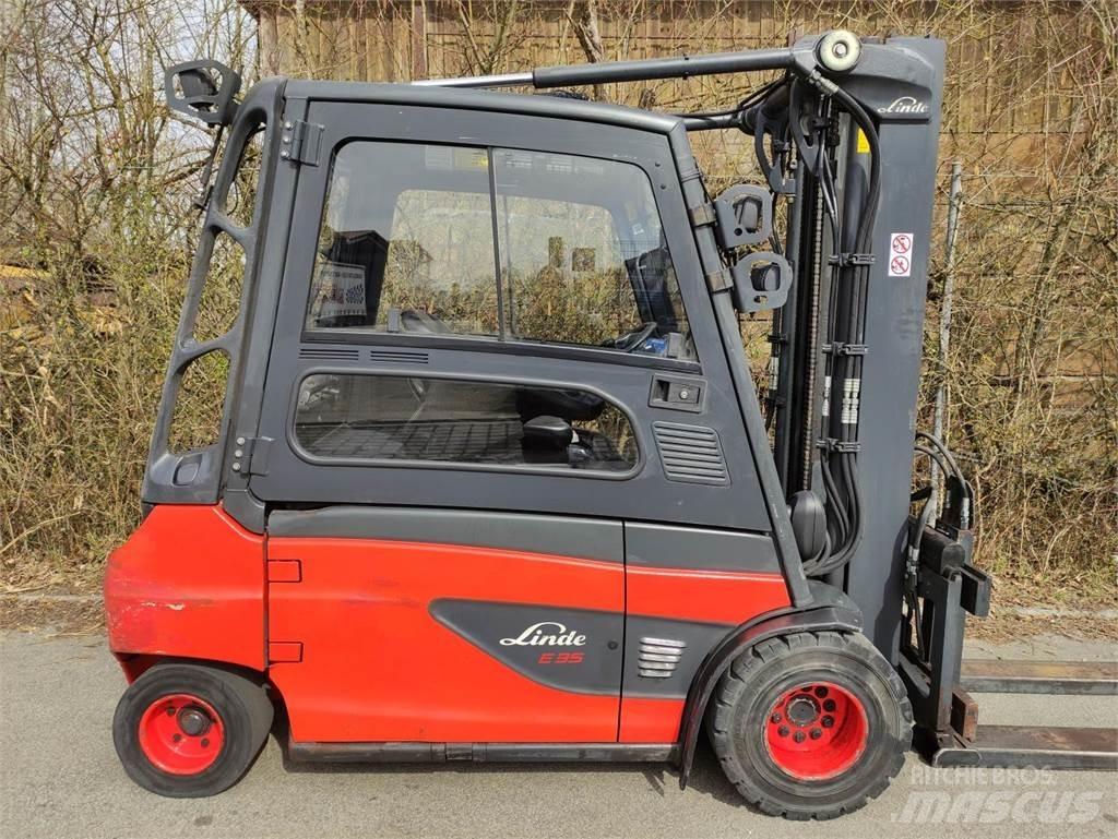 Linde E35L-01-387 Elmotviktstruckar