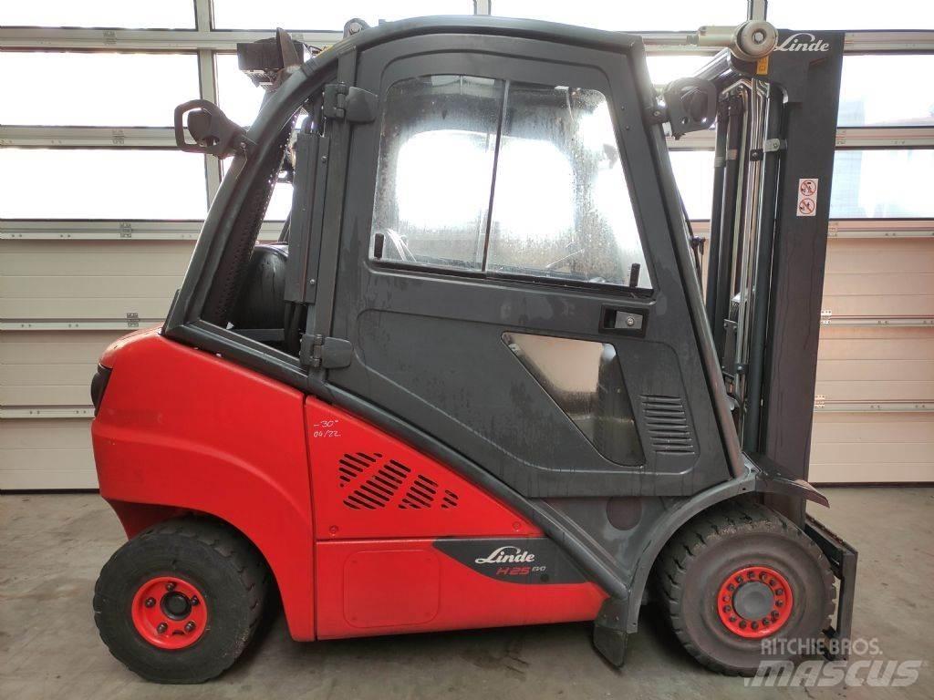 Linde H25T-02-392 EVO Gasolmotviktstruckar