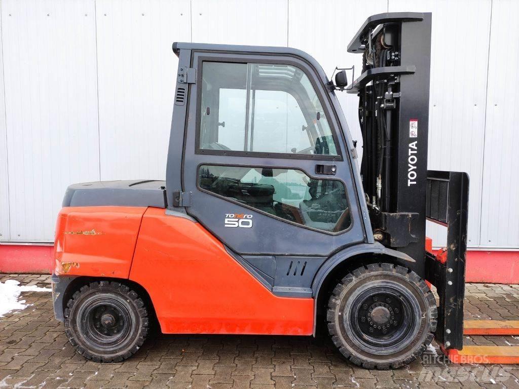 Toyota 40-8FD50N Dieselmotviktstruckar