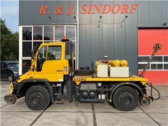 Mercedes-Benz Unimog U400