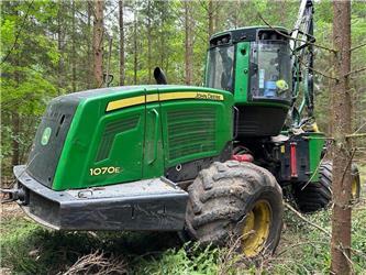 John Deere 1070 E