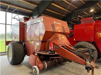 Hesston 4900