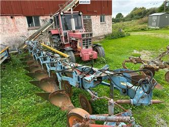 Överum 6-furrow plough
