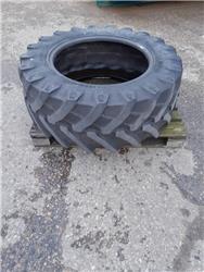 Trelleborg 440/65R28 Däck