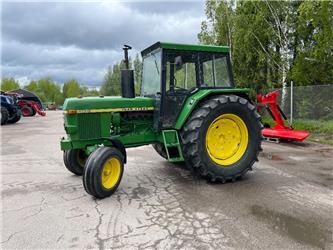 John Deere 3130