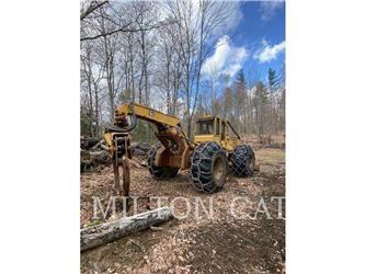 John Deere 748E