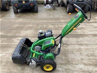 John Deere 220E Hybrid Greens Mower