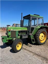 John Deere 3130