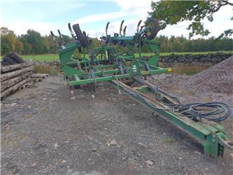 John Deere 630 KULTIVATOR