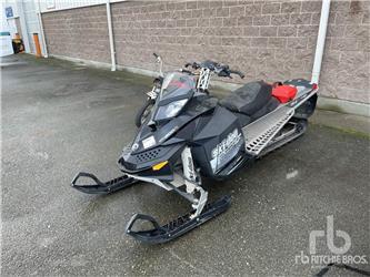 Ski-doo SUMMIT REV XP 8