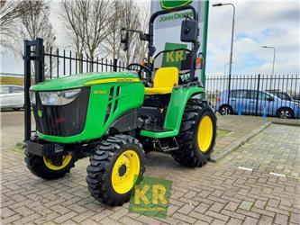 John Deere 3038E