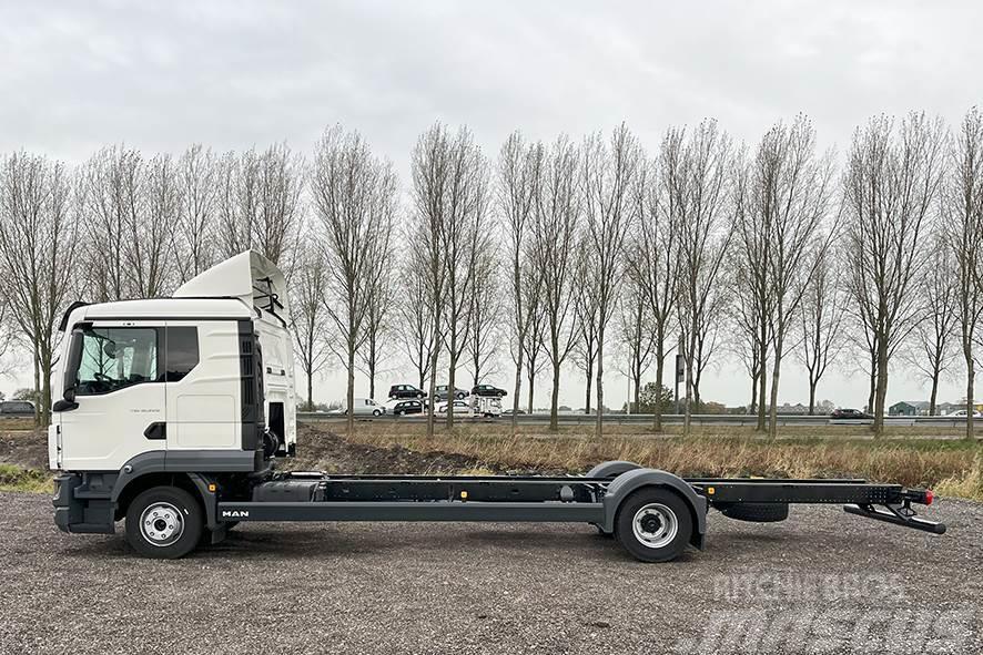 MAN TGL 12.220 BL CH Chassis Cabin (4 units) Chassier