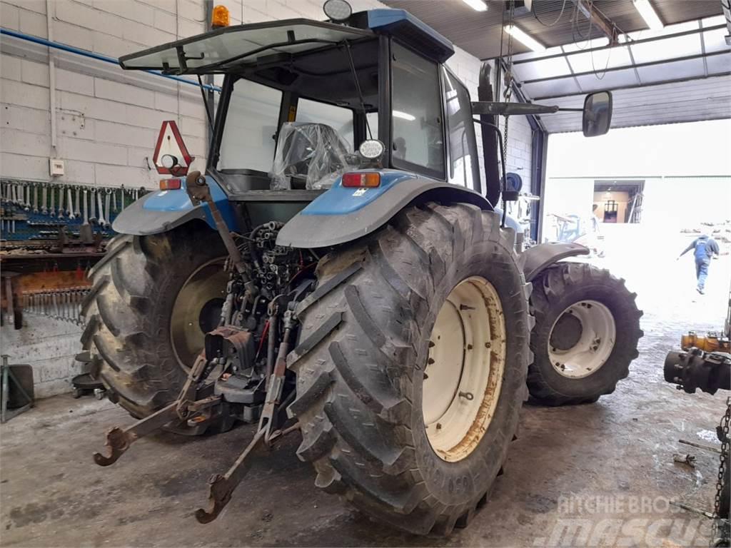 New Holland 8560 Traktorer