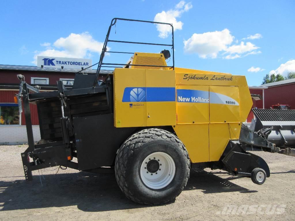 New Holland BB980  Damaged / Skadad Fyrkantspressar