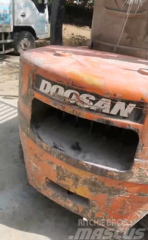 Doosan D30S Dieselmotviktstruckar